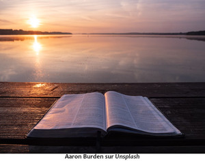 BIBLE Aaron Burden pour Unsplash